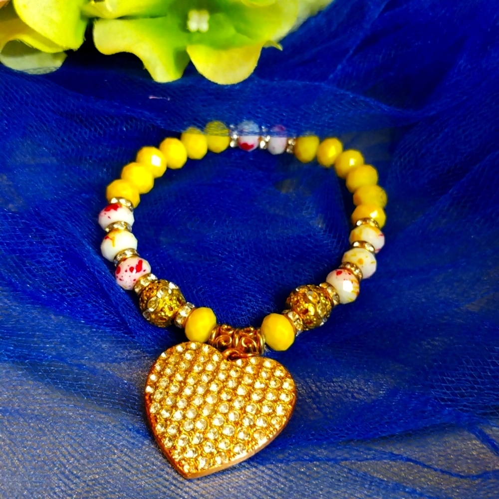 🌺3/$20 Yellow Beaded Heart Bracelet